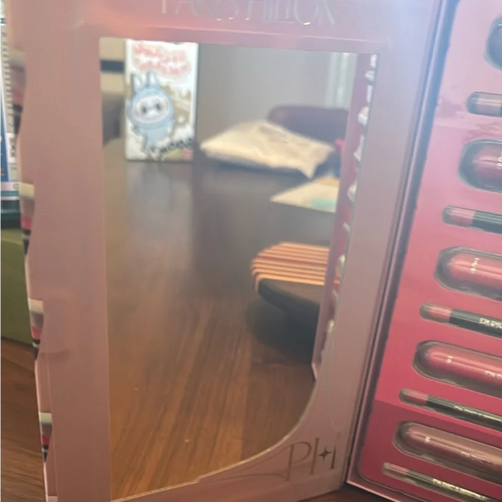 Low Start Paris Hilton Perfect Pout 10 piece Lipliner & matte liquid  Lipstick - Picture 4 of 6